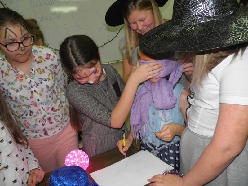 Zabawa andrzejkowo - integracyjna SP